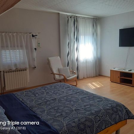 Rooms & Apartments Amelee Zagreb Room photo